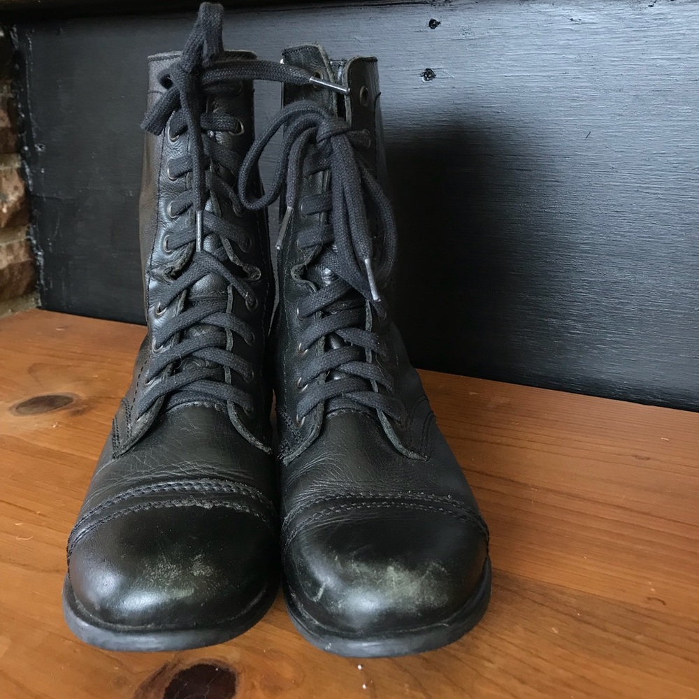 Steve madden combat boots 7.5 M
